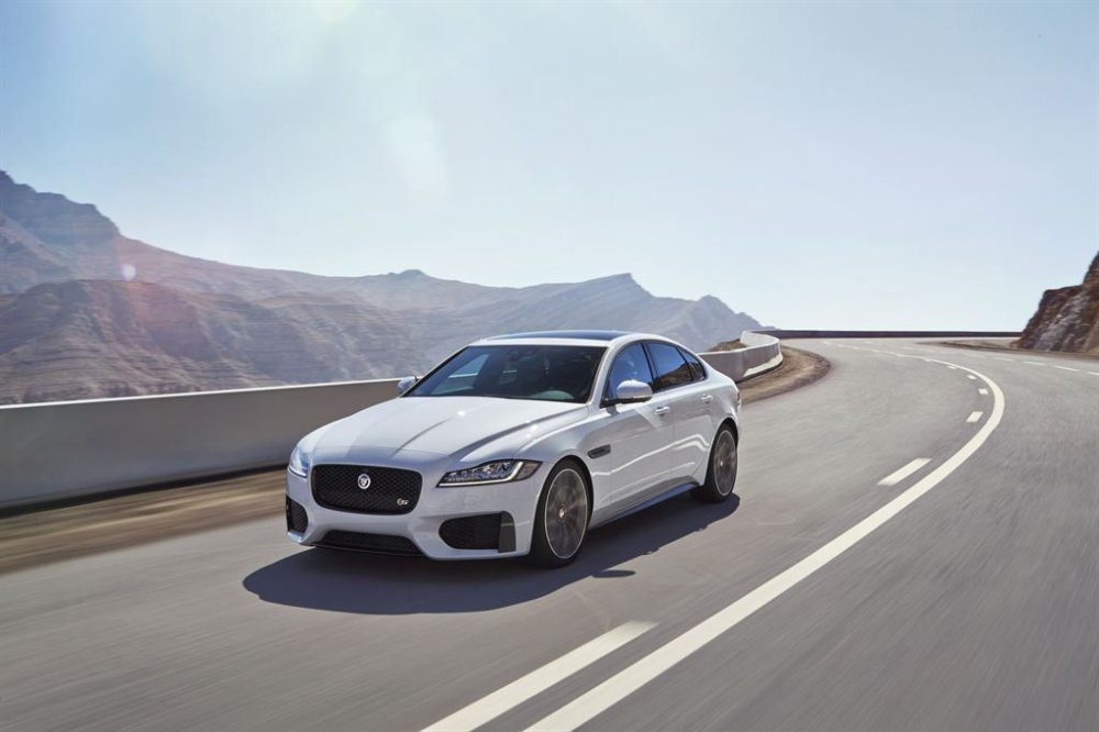 Jaguar_XF (2)