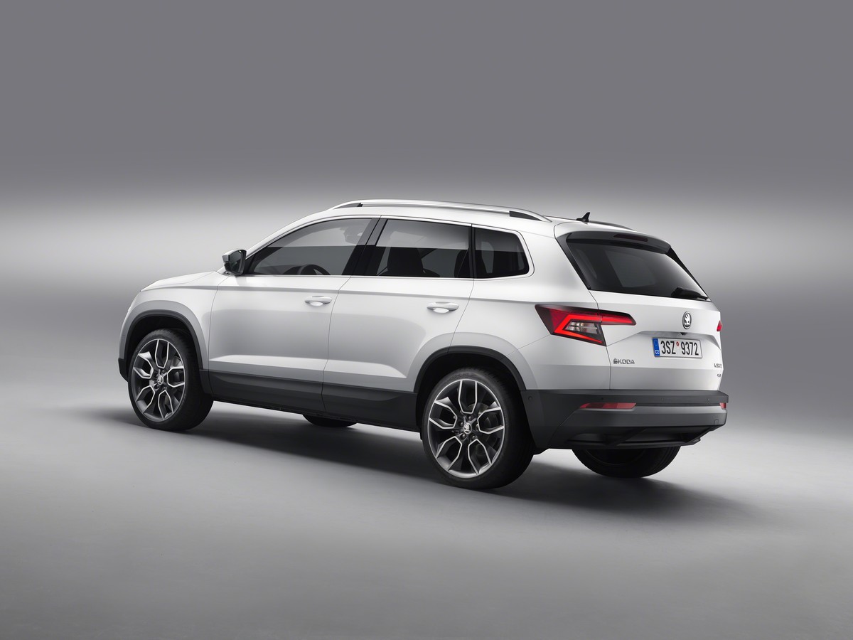 SKODA_KAROQ_03