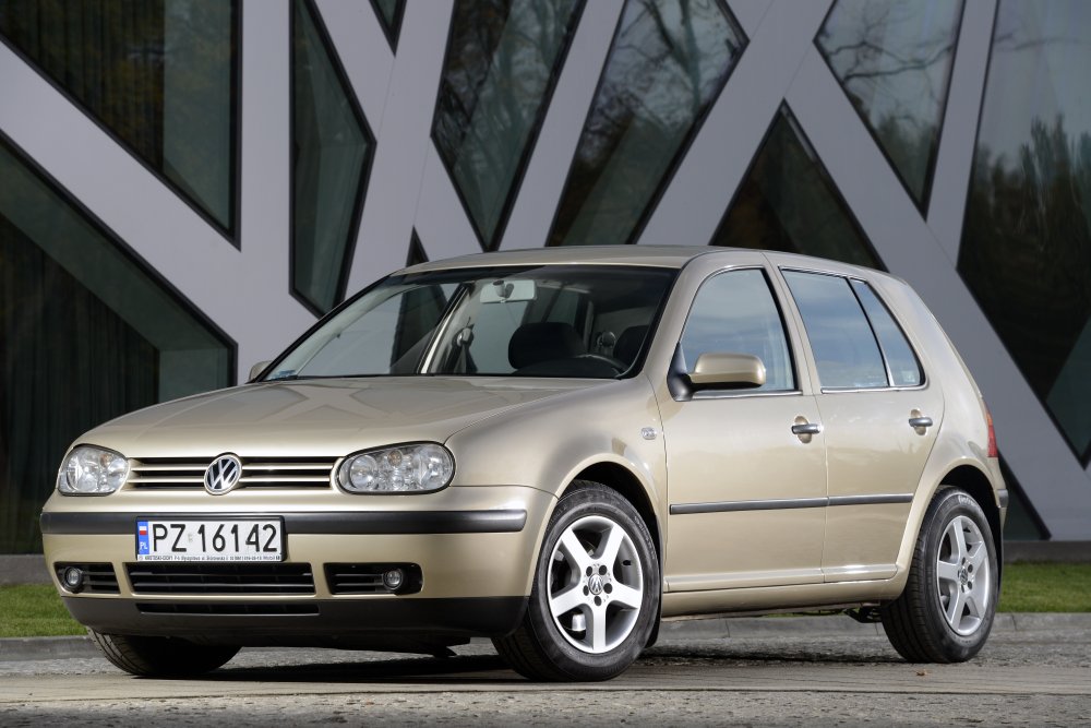 VW Golf 24